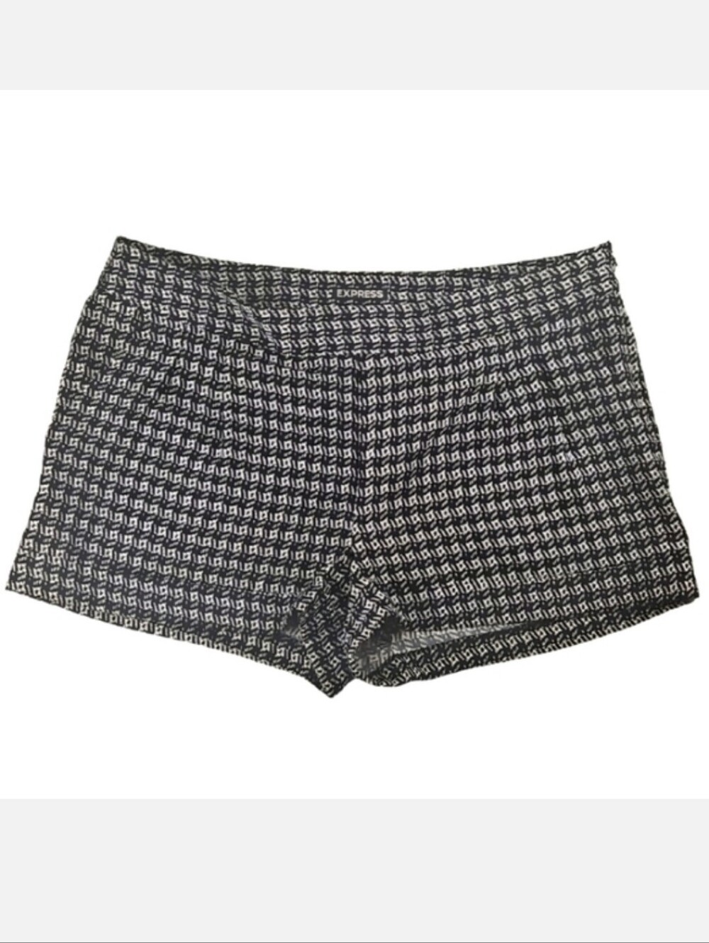 Express Women's Black and White Patterned Shorts with 4 Lined Pockets